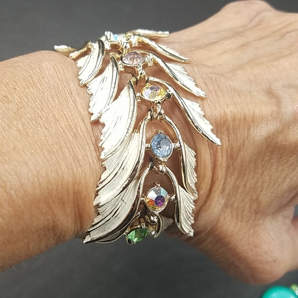 Vintage ART Arthur Pepper Enamel Leaf and Pastel Rhinestone Set - Picture 6 of 9